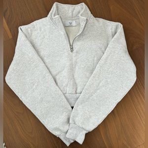 EUC Aritzia/TNA Cozy Fleece 1/4 Half Zip. Cropped length. Size XXS.